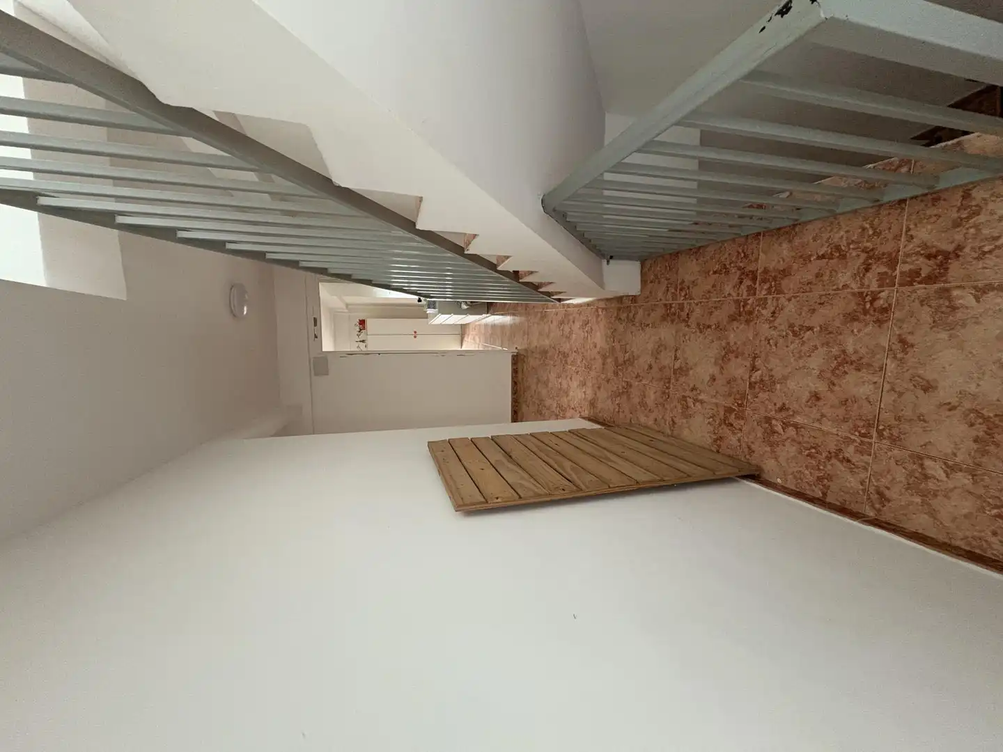 Flat for sale in Sevilla  with Air Conditioner, Private garden and Terrace