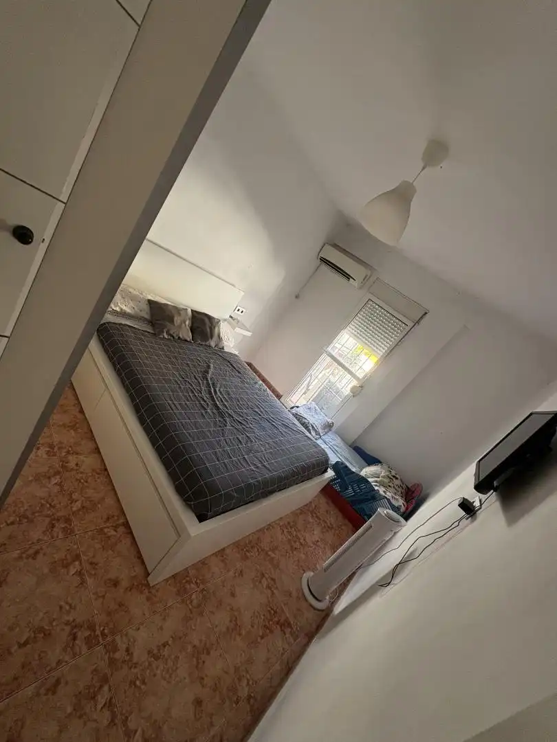 Bedroom of Flat for sale in Sevilla  with Air Conditioner, Private garden and Terrace
