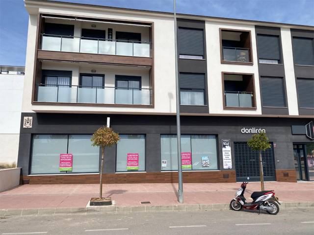 Local comercial en Alquiler en Avenida de la Paz, 35 en Mula