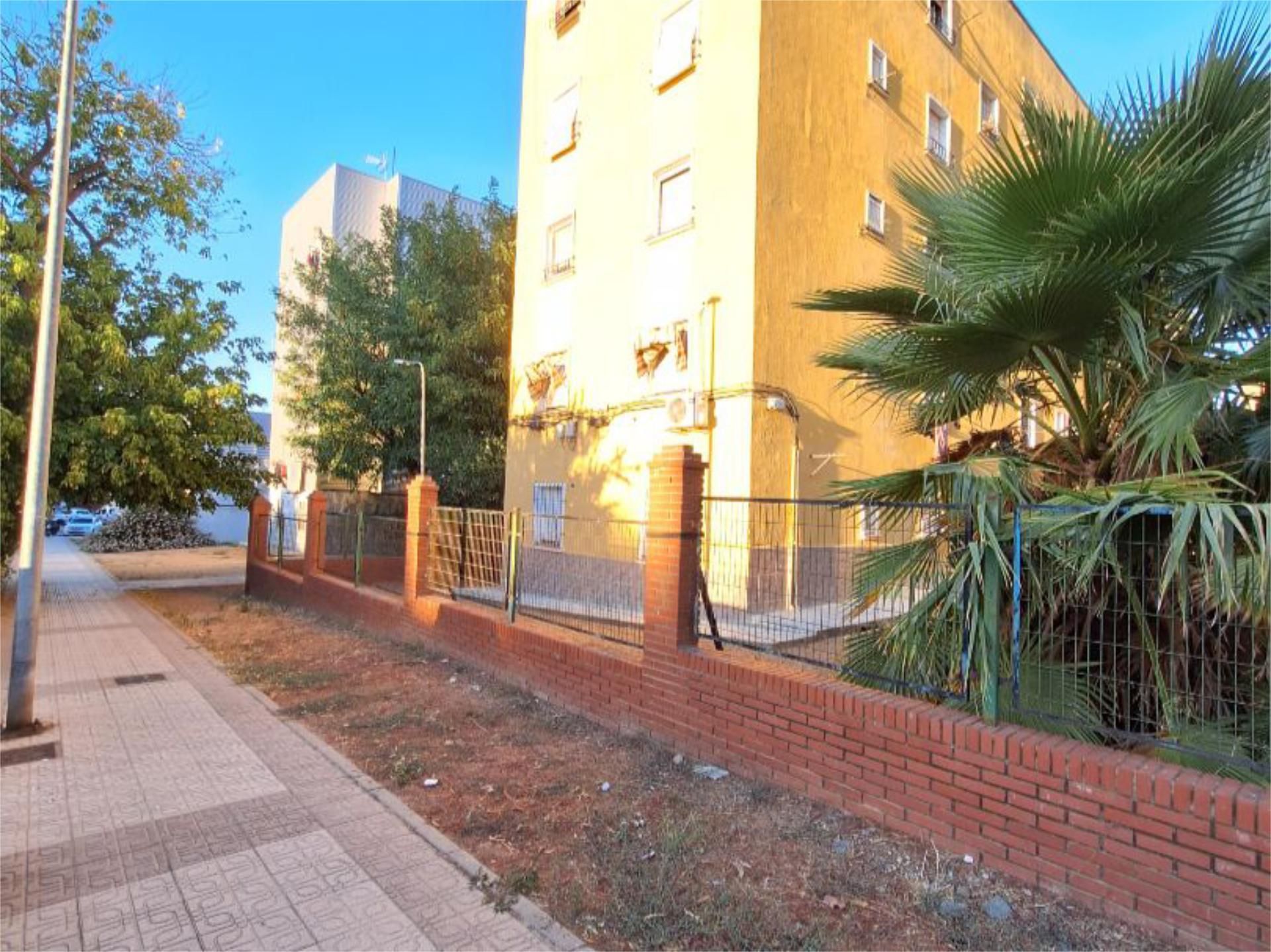 Pis en venda a Calle Isidro Pacense, 35, San Roque - Ronda Norte Vista exterior de Pis en venda en Badajoz Capital amb Aire condicionat, Calefacció i Moblat