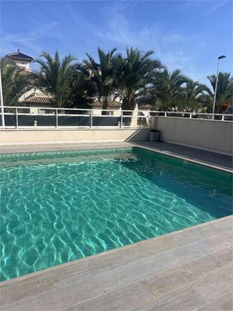 Apartamento en venta en La Marina Piscina de Apartamento en venta en Elche / Elx con Calefacción, Terraza y Trastero
