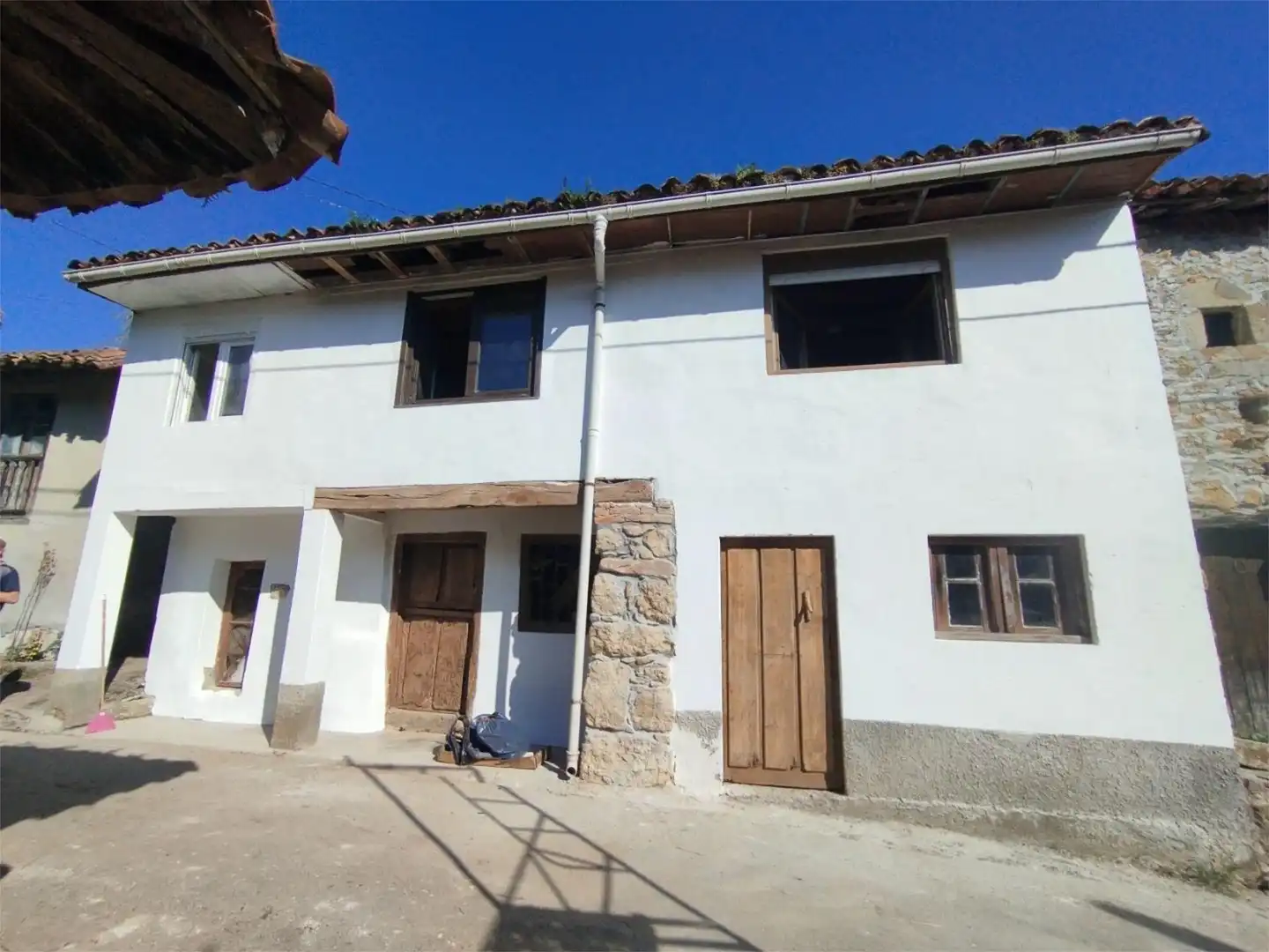 Habitació a Calle Castañera, 46, Parres Vista exterior de Casa adosada per a compartir en Parres amb Calefacció, Jardí privat i Moblat