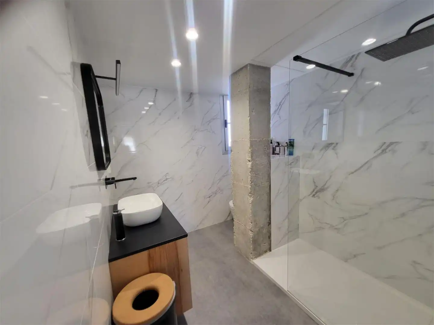 Attic for sale in Carrer Amparo Belda, 2, Sant Antoni Bathroom of Attic for sale in Cullera with Air Conditioner, Terrace and Swimming Pool