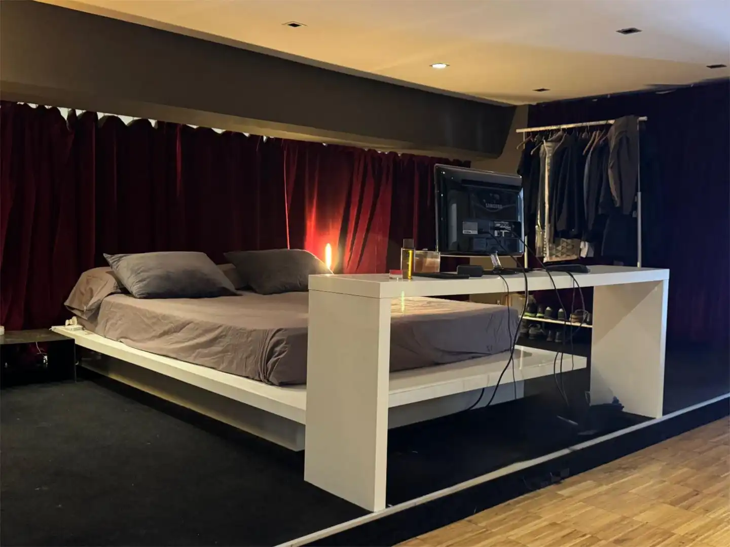 Flat for sale in Calle Duque de Medinaceli, 20, Centro - Casco Histórico Bedroom of Flat for sale in San Lorenzo de El Escorial with Air Conditioner
