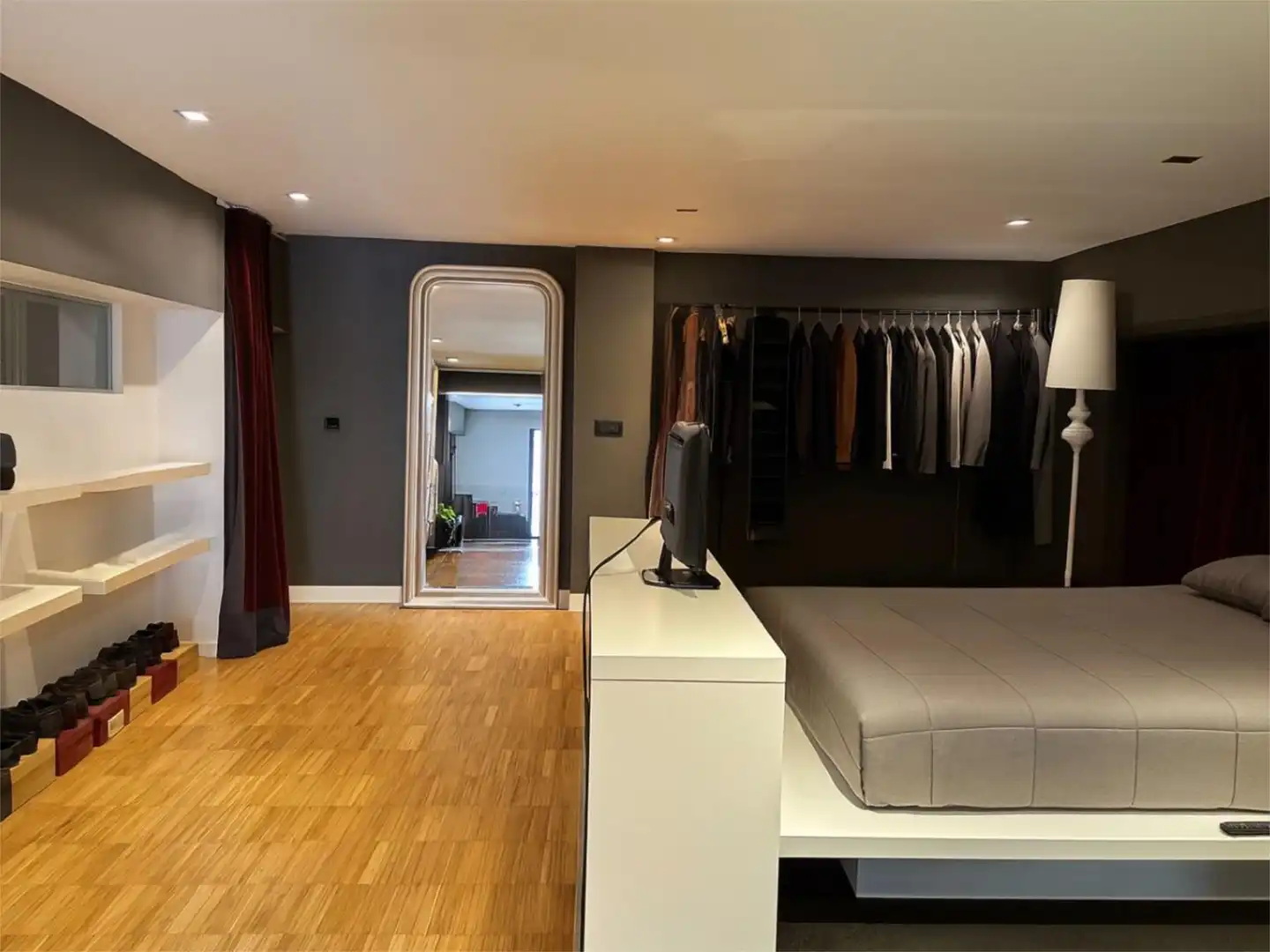 Flat for sale in Calle Duque de Medinaceli, 20, Centro - Casco Histórico Bedroom of Flat for sale in San Lorenzo de El Escorial with Air Conditioner