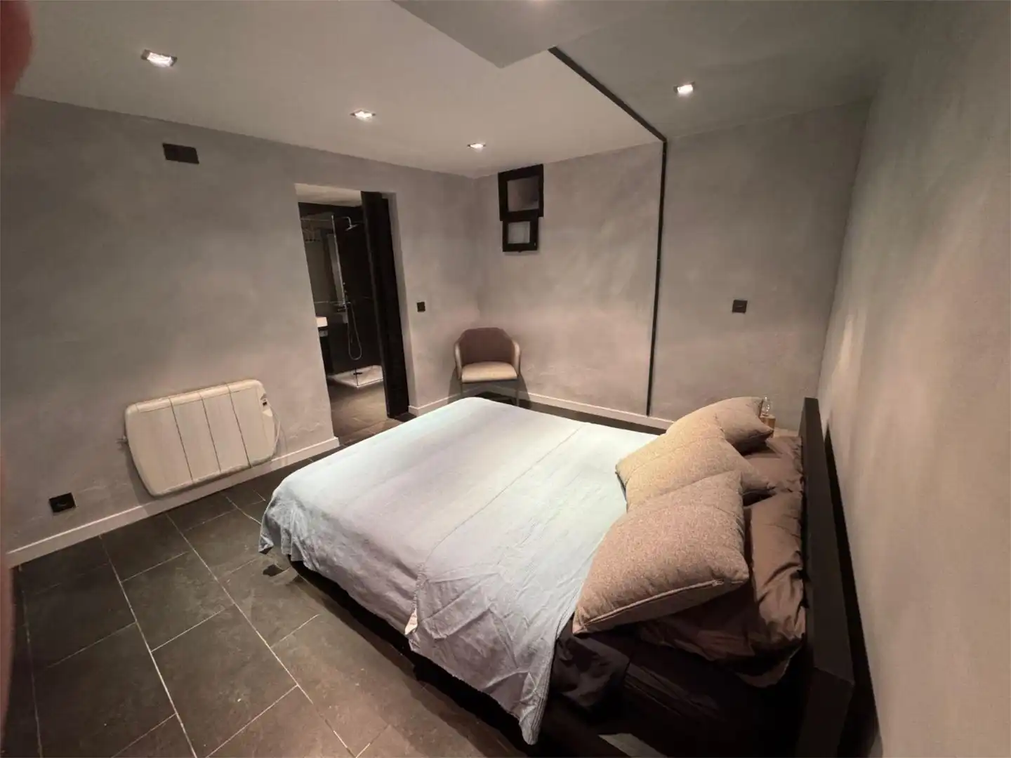 Flat for sale in Calle Duque de Medinaceli, 20, Centro - Casco Histórico Bedroom of Flat for sale in San Lorenzo de El Escorial with Air Conditioner