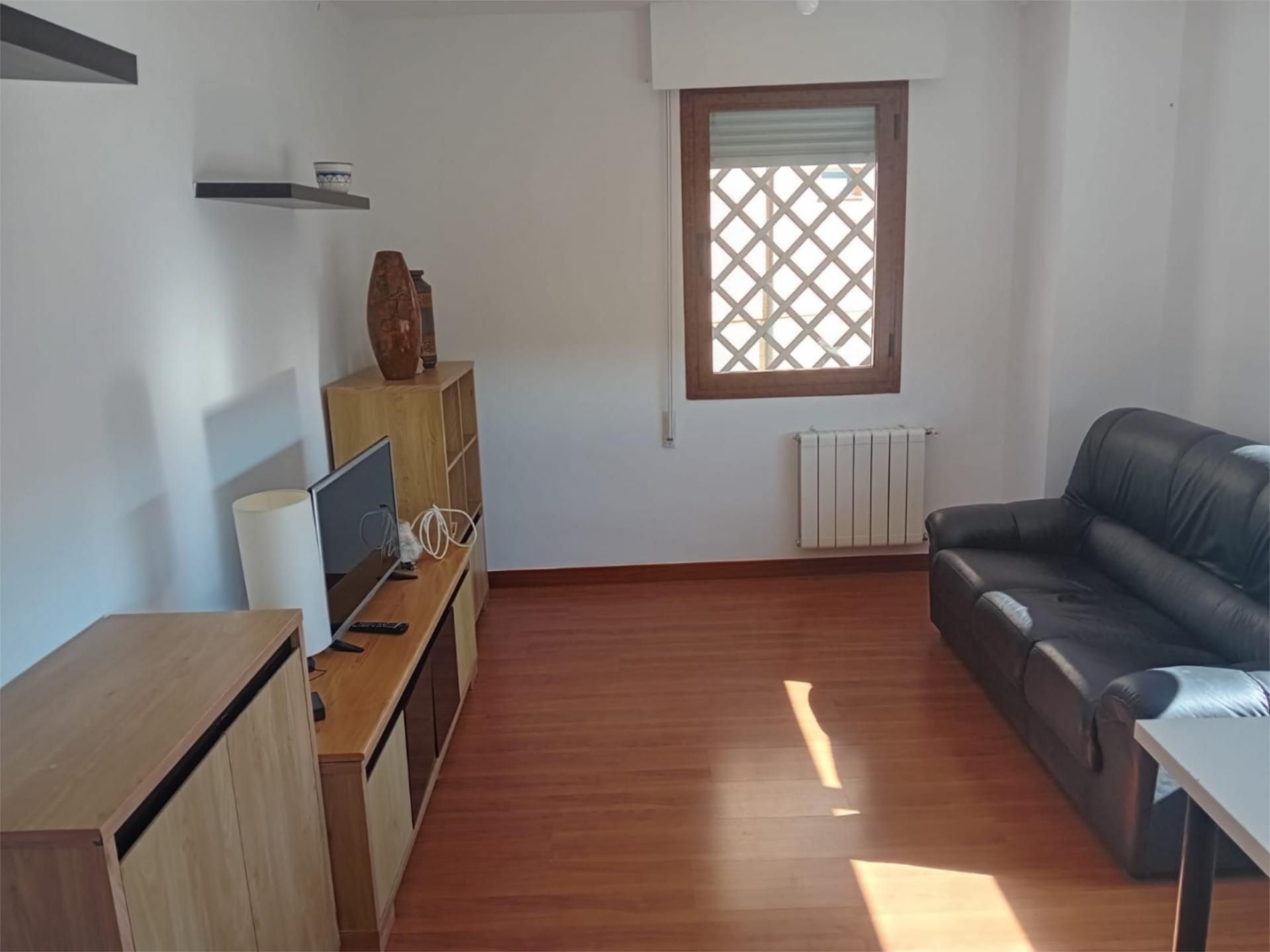Flat to rent in Calle Venerable Carabantes, 23, Calaverón - Pajaritos Living room of Flat to rent in Soria Capital with Heating, Parquet flooring and Furnished