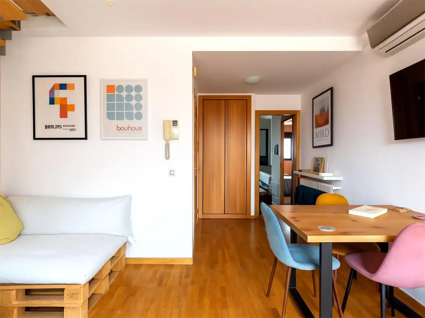 Pis en venda a Calle Benjamín, 27, Valdeacederas Sala d'estar de Pis en venda en Madrid amb Aire condicionat, Calefacció i Terrassa