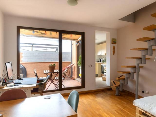 Piso en Venta en Calle Benjamín, 27 en Valdeacederas