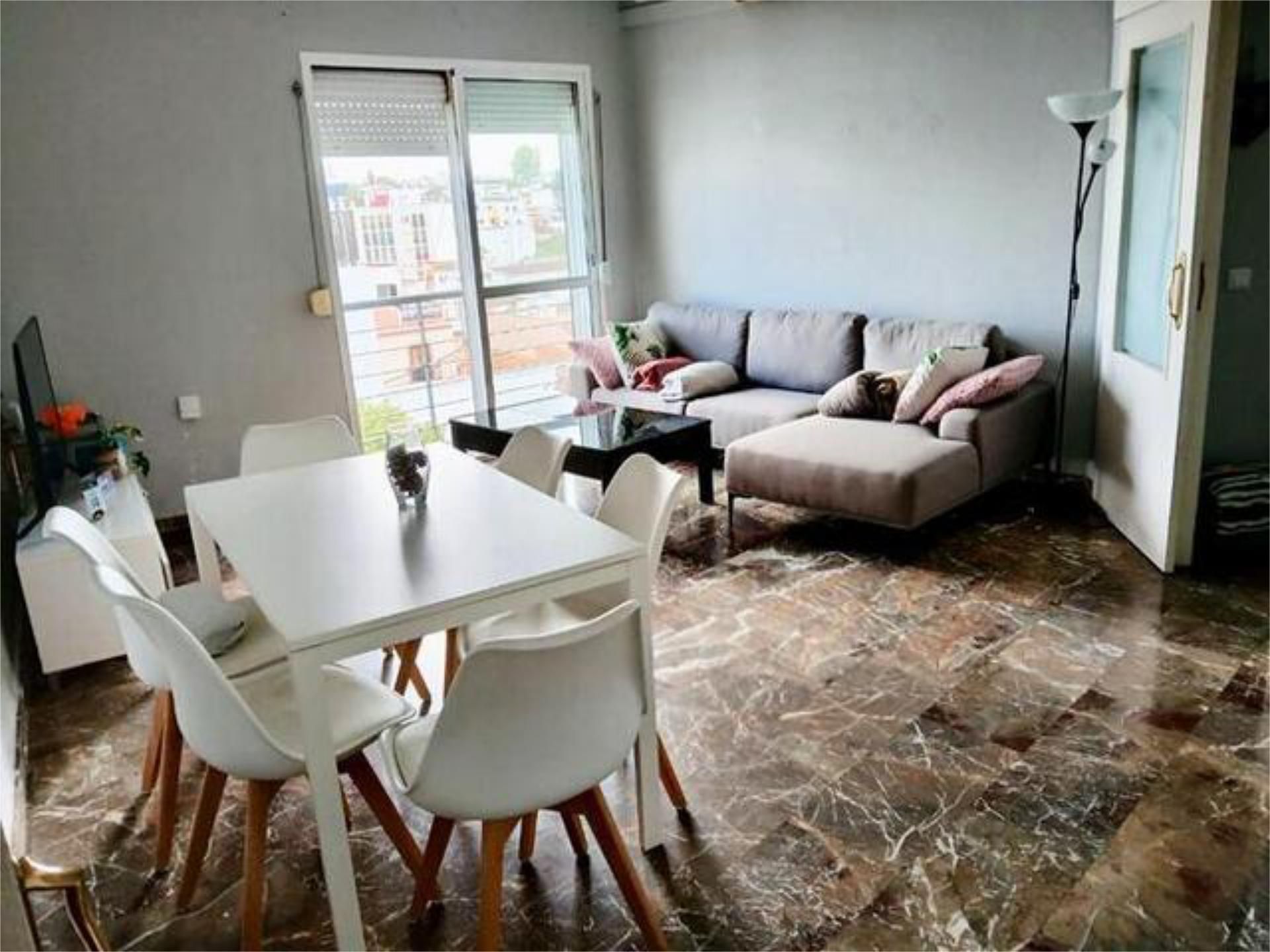 Pis en venda a Los Molinos Sala d'estar de Pis en venda en Alcalá de Guadaira