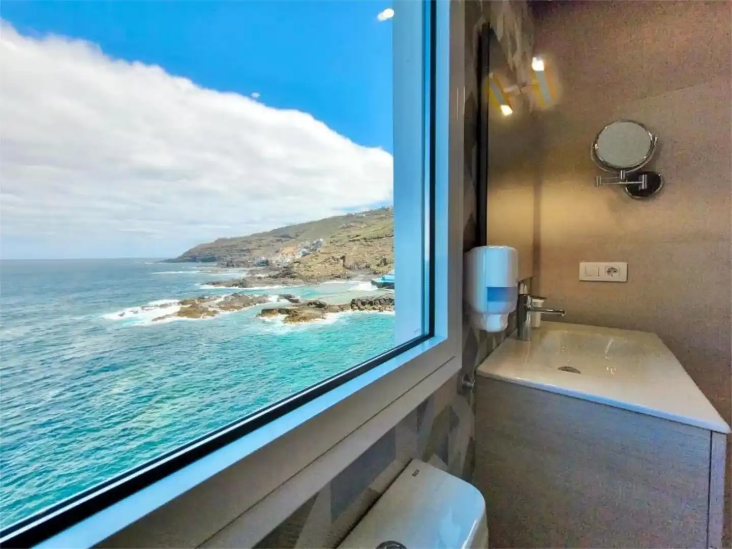Flat for sale in Calle Mesa del Mar, 123, Guayonje - Mesa del Mar Bathroom of Flat for sale in Tacoronte with Private garden, Parquet flooring and Terrace