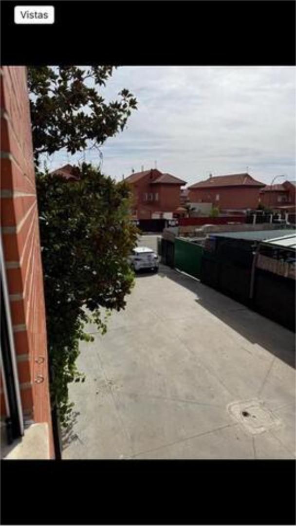 Aparcament de Casa adosada en venda en Cubas de la Sagra amb Terrassa i Piscina