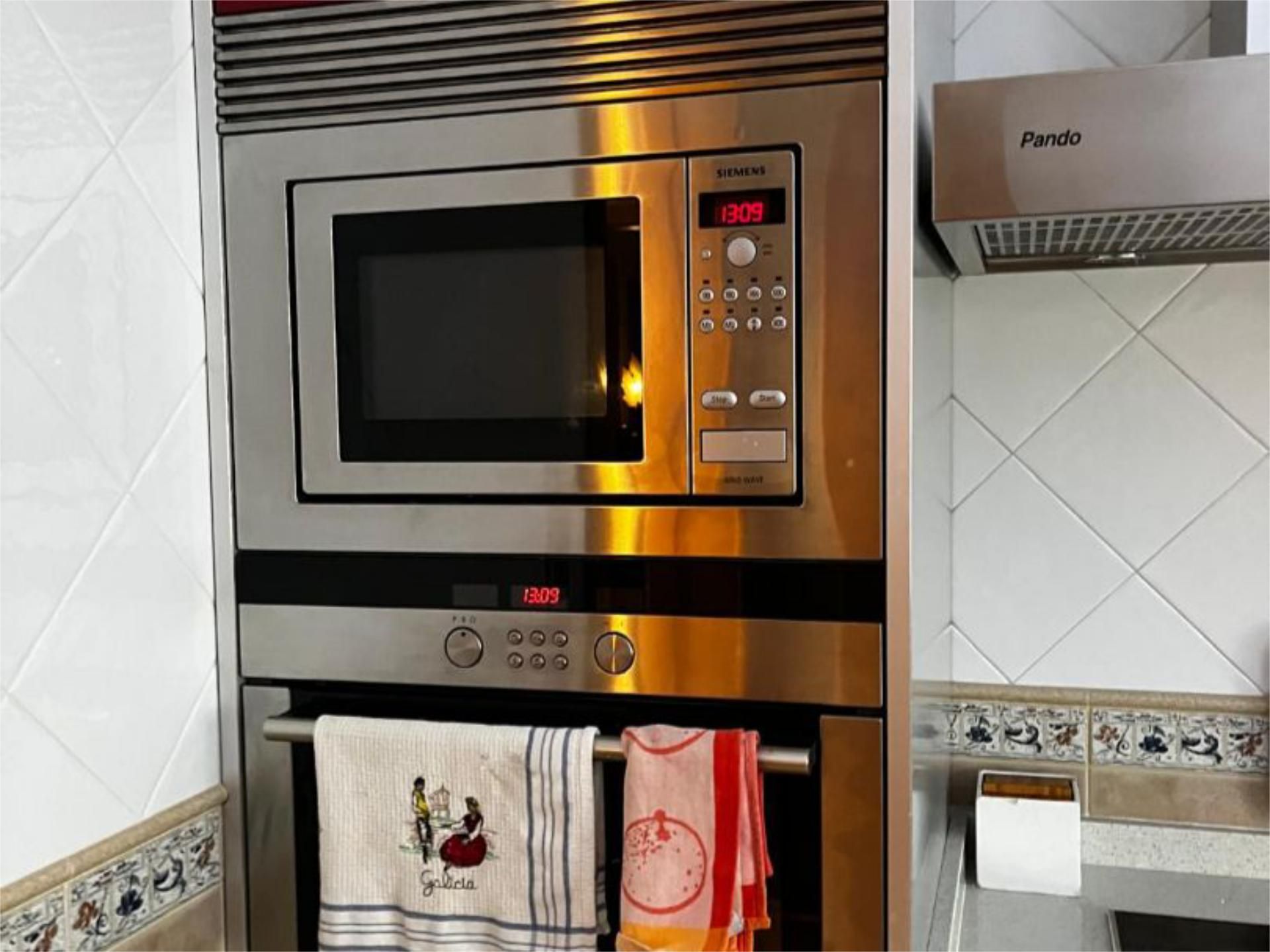 Pis de lloguer a Avenida Barcelona, 4, Campus Sur - Santa Marta Cuina de Pis de lloguer en Santiago de Compostela  amb Calefacció, Parquet i Moblat