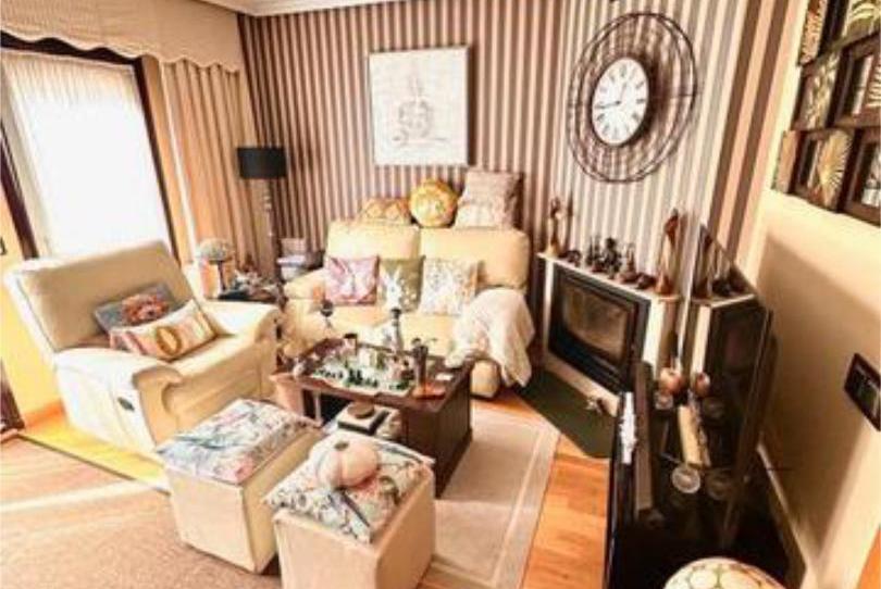 Foto 1 de Casa adosada en venda a Corvera de Asturias, Asturias