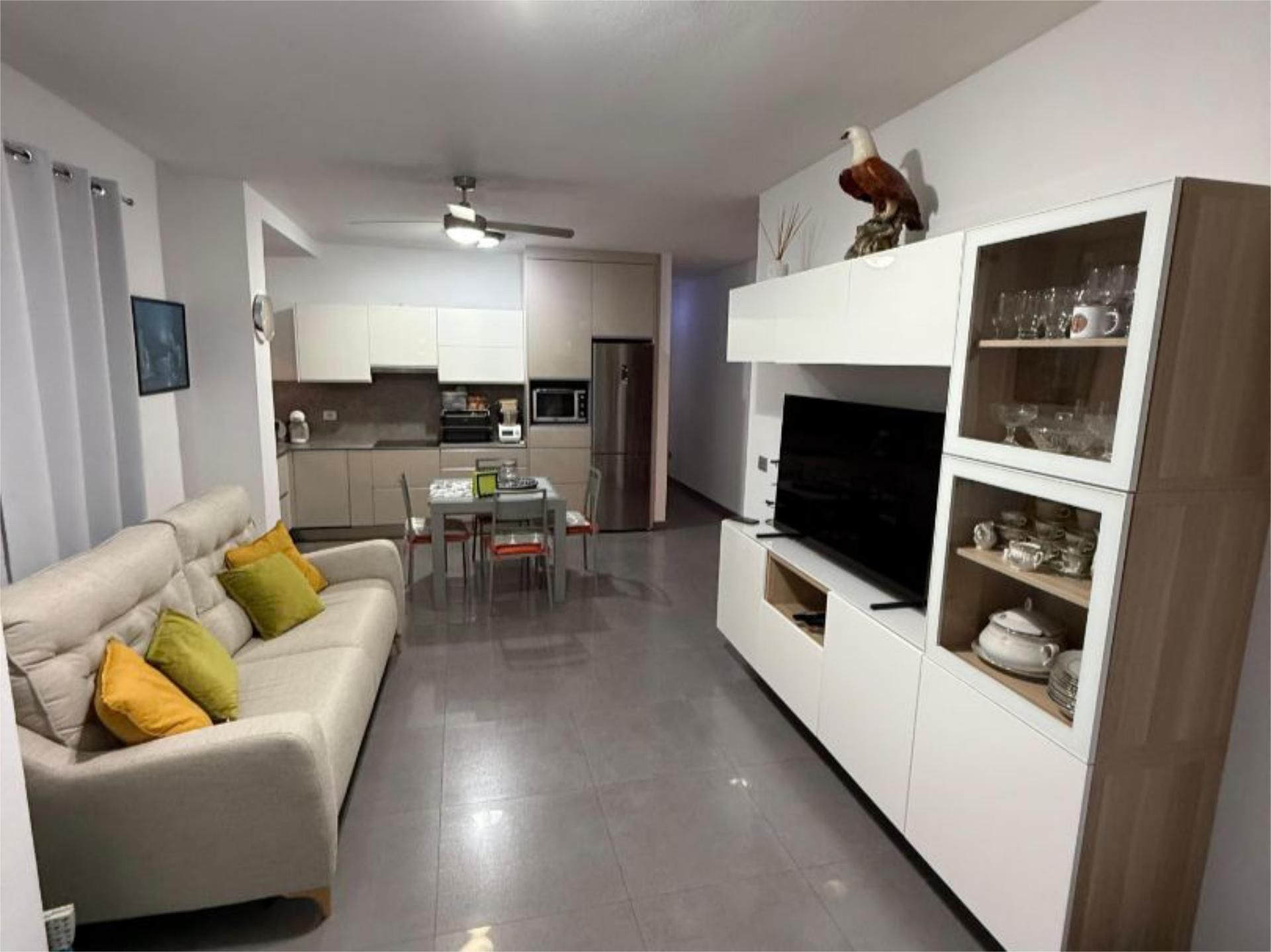 Pis en venda a Calle San Agustín, 15, La Garita - Marpequeña Sala d'estar de Pis en venda en Telde amb Aire condicionat