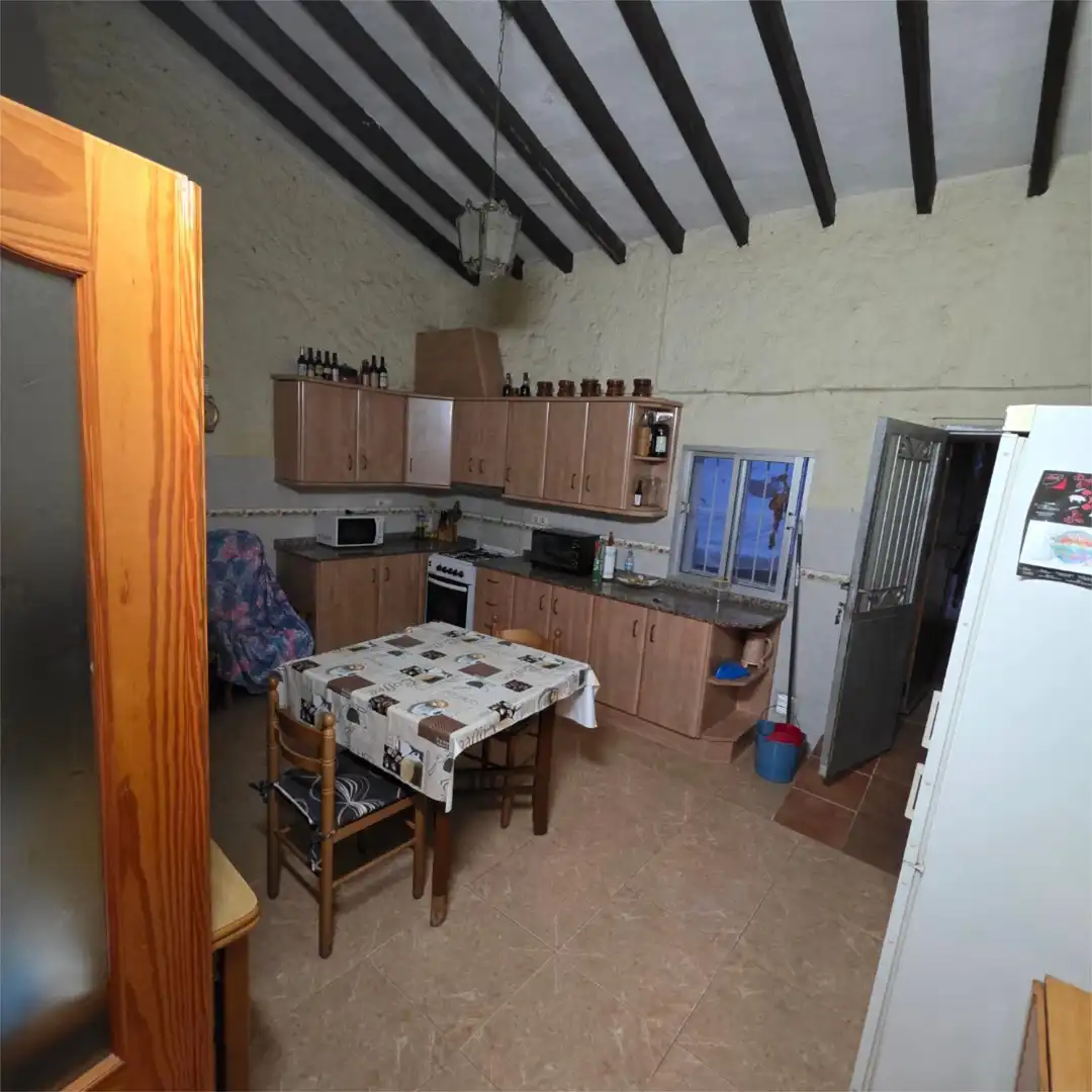 Planta baja en venta en Carrer Major, 21, La Romana Cocina de Planta baja en venta en La Romana con Aire acondicionado, Calefacción y Jardín privado
