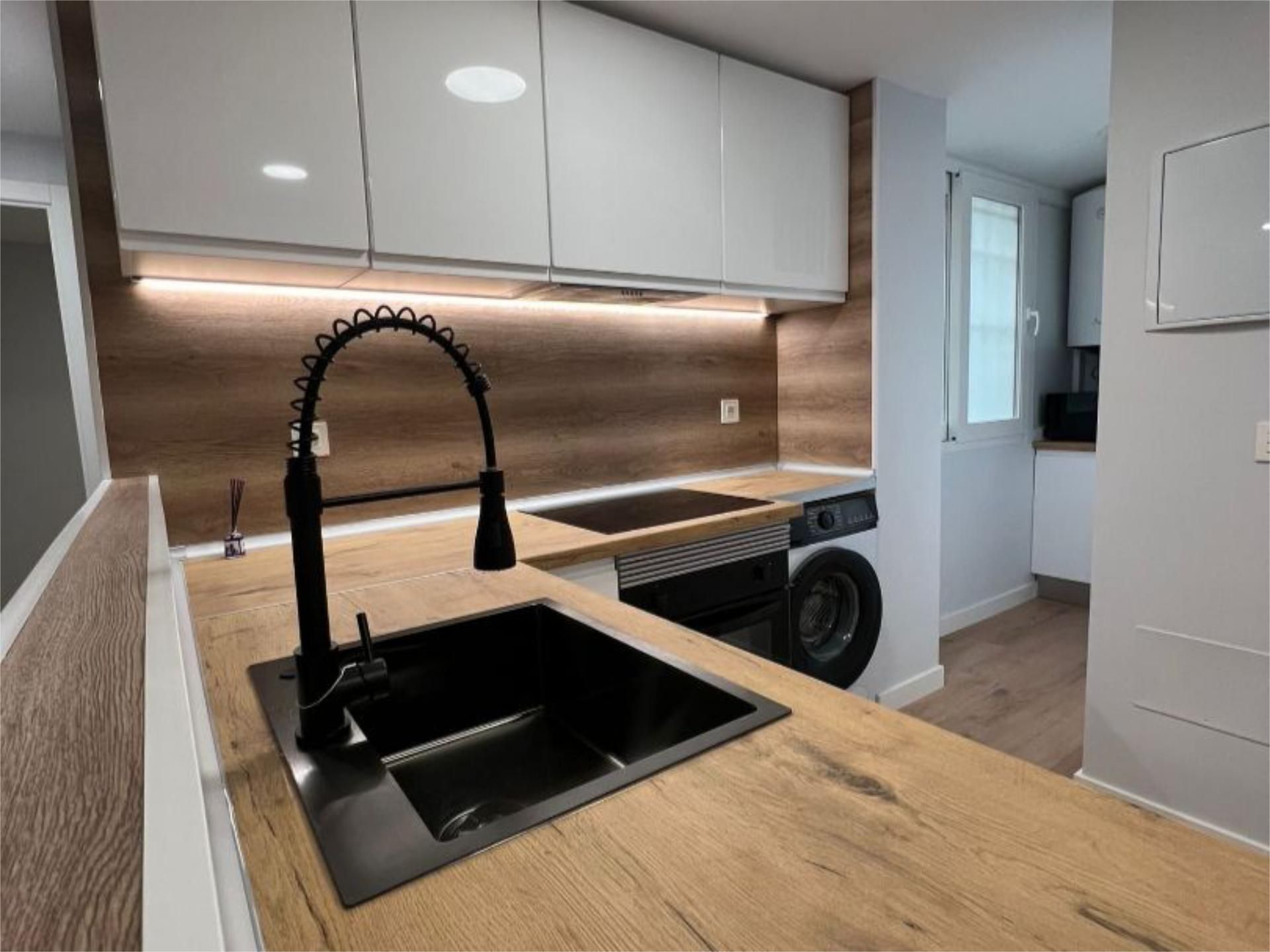 Flat for sale in Calle de Pablo Lafargue, 3, Ventas Kitchen of Flat for sale in  Madrid Capital