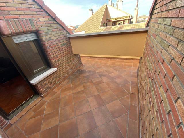 Ático en Alquiler en Carretera de Rueda, 91 en Parque Alameda - Paula López