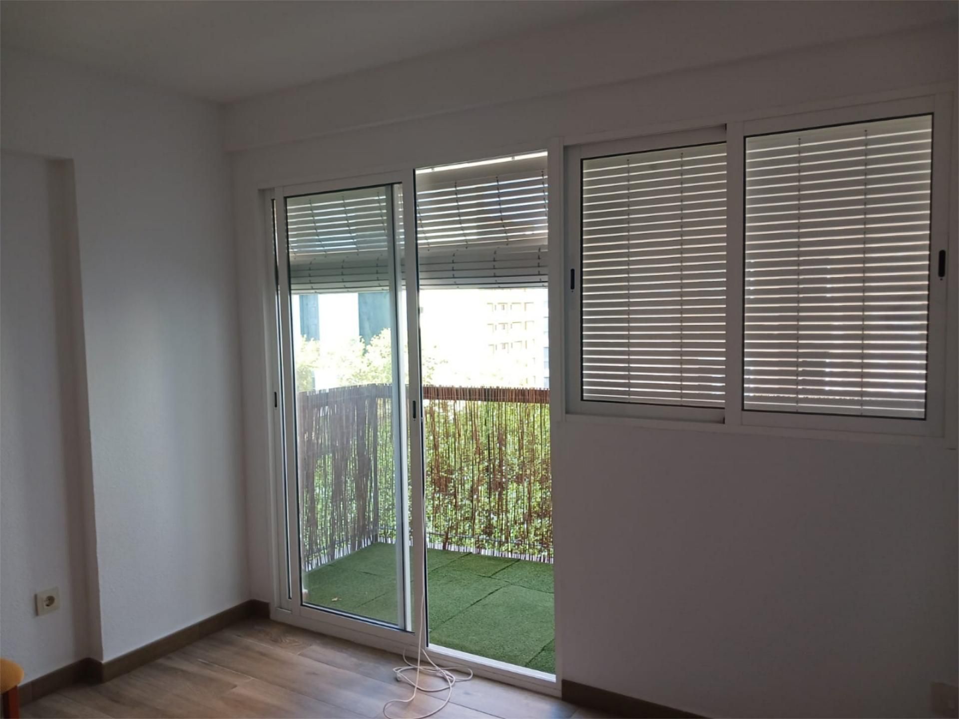 Terrassa de Pis de lloguer en Benidorm amb Calefacció, Jardí privat i Parquet