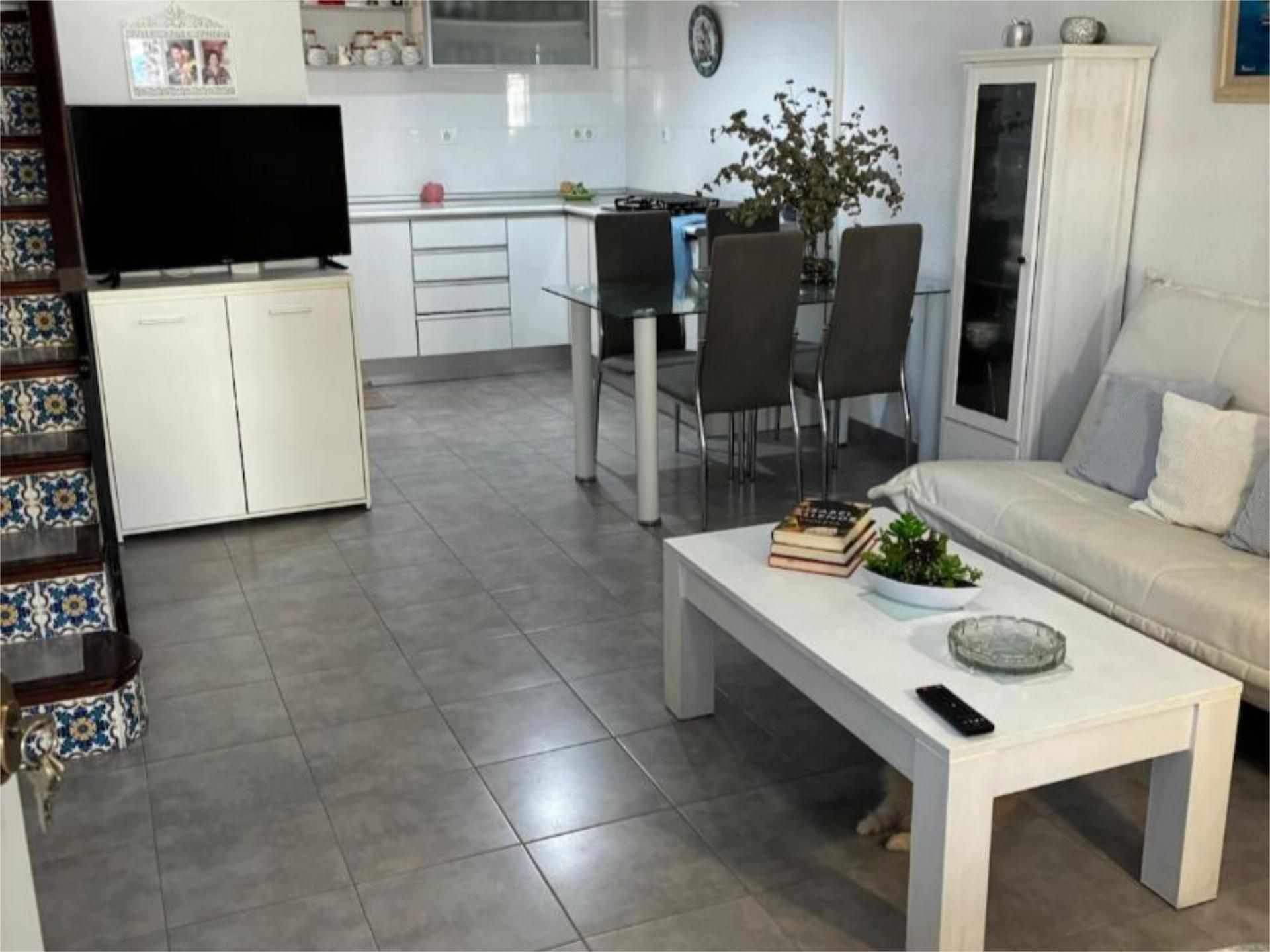 Cocina de Piso de alquiler en Santa Pola con Jardín privado, Terraza y Piscina