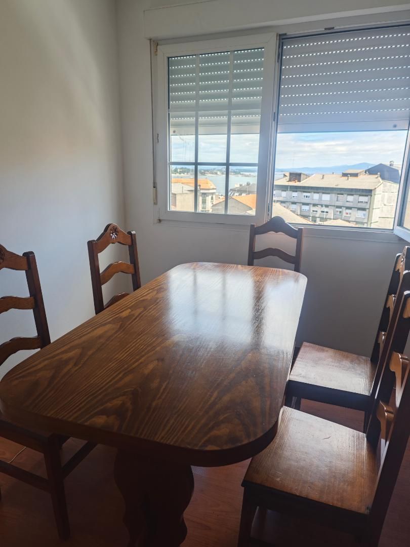 Piso de alquiler en Rúa Eduardo Pondal, 11, Santa Uxía de Ribeira Comedor de Piso de alquiler en Ribeira con Calefacción, Amueblado y Horno