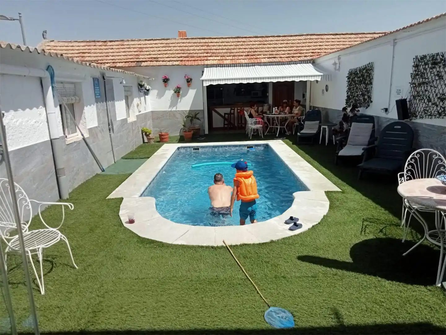 Country house zur Miete in Calle Nueva de la Virgen de Trasmulas, 28, Pinos Puente Schwimmbecken von Country house zur Miete in Pinos Puente