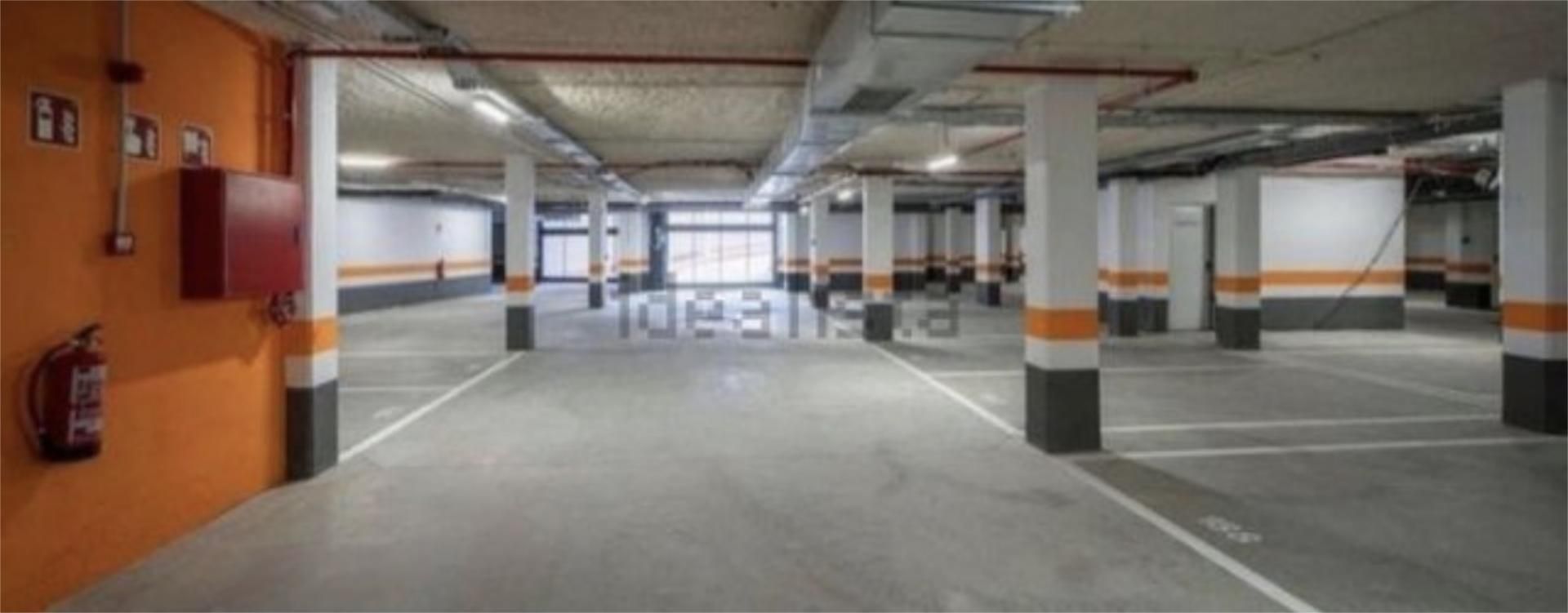 Garatge de lloguer a Calle Poeta Muñoz San Román, 19, Camas Aparcament de Garatge de lloguer en Camas