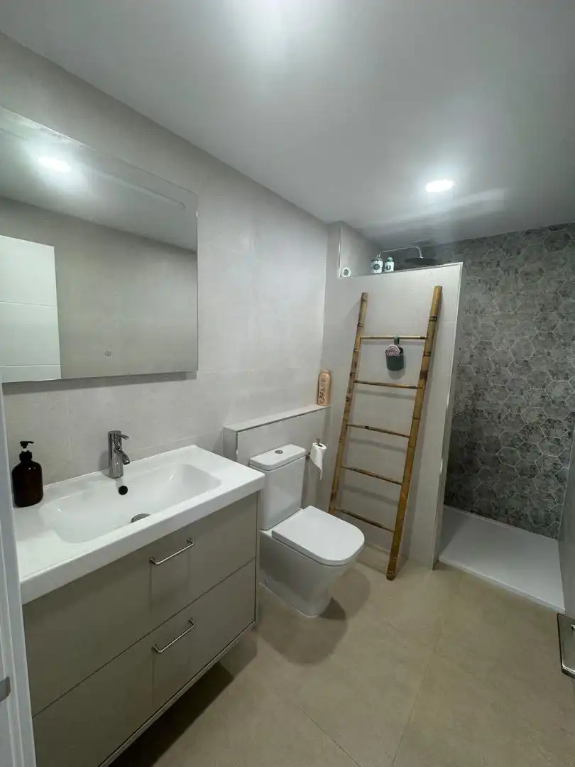 Ático en venta en Urbanizacion Atlanterra F34, 11, Atlanterra Baño de Ático en venta en Zahara de los Atunes con Aire acondicionado, Terraza y Piscina