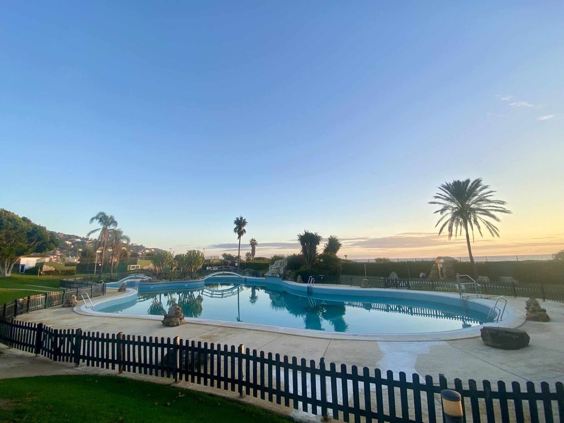 Piso en venta en Carretera de Atlanterra, 6, Atlanterra Piscina de Piso en venta en Zahara de los Atunes con Aire acondicionado, Jardín privado y Parquet