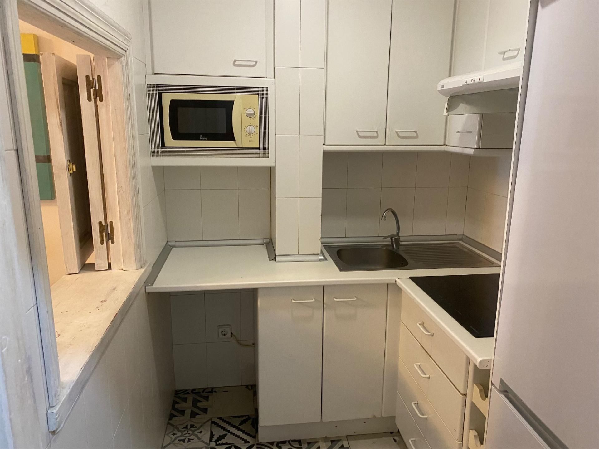 Flat to rent in Calle del Bastero, 13, Embajadores - Lavapiés Kitchen of Flat to rent in  Madrid Capital  with Air Conditioner, Heating and Parquet flooring