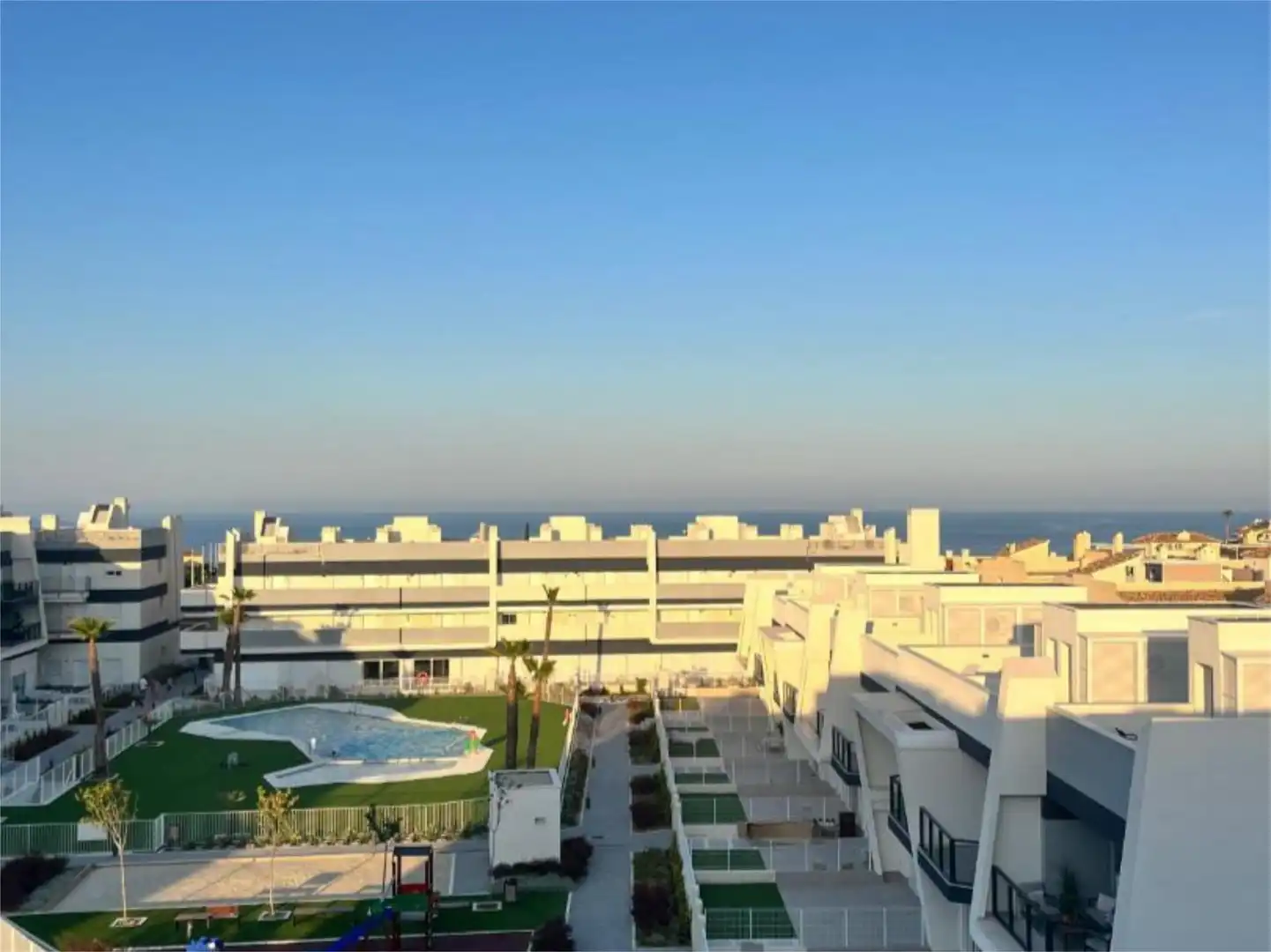 Apartamento en venta en Avinguda D'escandinàvia, 96, Panorama - Sierramar Vista exterior de Apartamento en venta en Santa Pola con Aire acondicionado, Terraza y Piscina