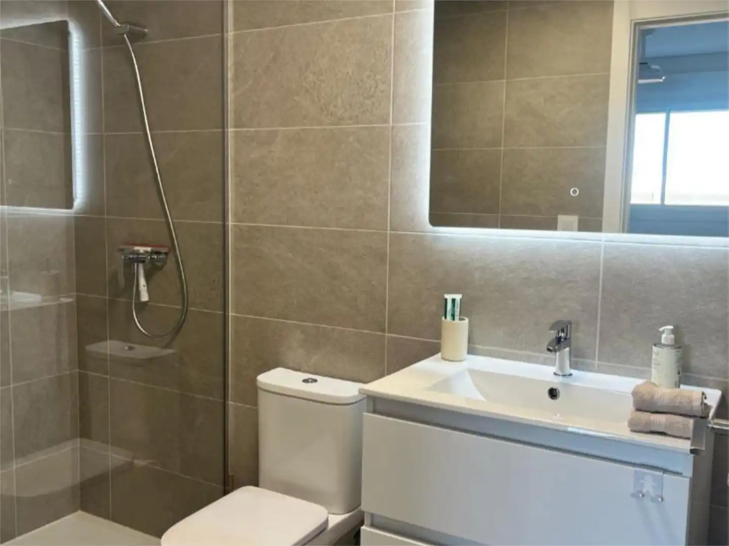 Apartamento en venta en Avinguda D'escandinàvia, 96, Panorama - Sierramar Baño de Apartamento en venta en Santa Pola con Aire acondicionado, Terraza y Piscina