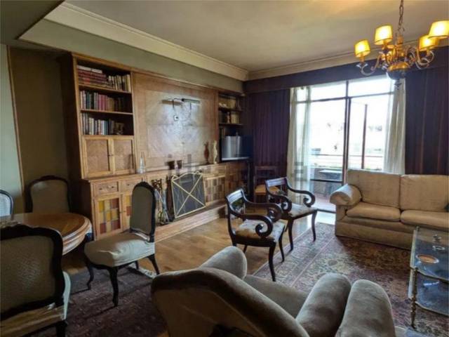 Piso en Venta en Calle de Artesa de Segre, 10 en Ciudad Universitaria