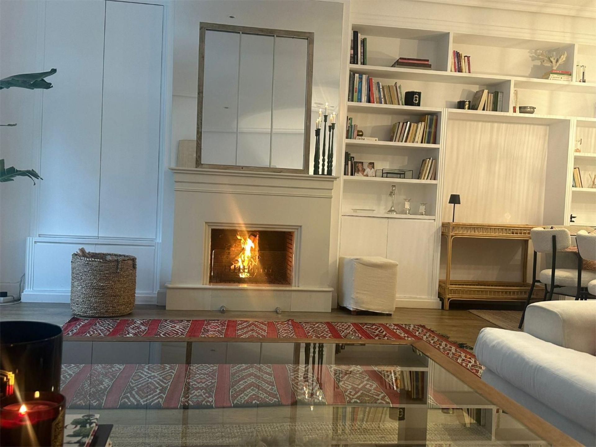 Living room of Flat for sale in La Moraleja  with Air Conditioner and Terrace