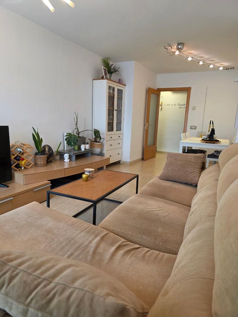 Piso en venta en Carrer de Pau Gargallo, 3, Migjorn Sala de estar de Piso en venta en Reus con Aire acondicionado, Calefacción y Terraza