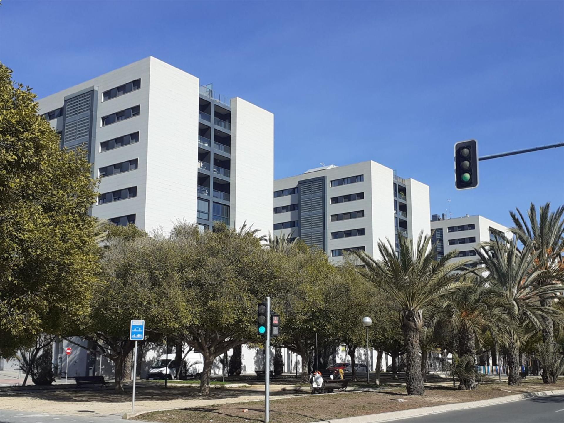 Vista exterior de Piso de alquiler en Alicante / Alacant con Aire acondicionado, Calefacción y Terraza