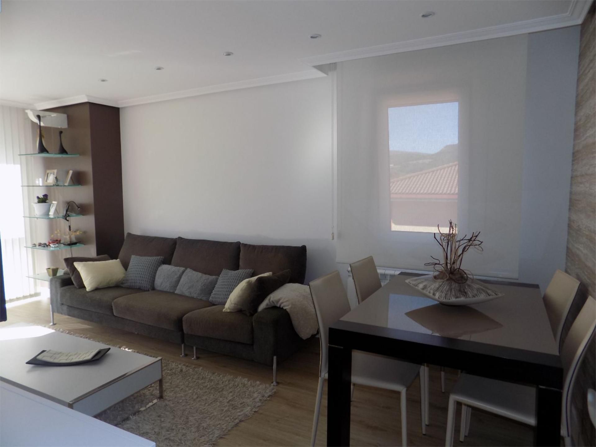 Pis en venda a Calle Levato, 7, Valle de Mena Sala d'estar de Pis en venda en Valle de Mena amb Calefacció, Moblat i Balcó