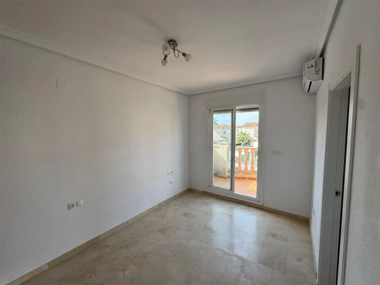 Casa o chalet de alquiler en Avenida el Ras Gran, 22, El Raso Habitación de Casa o chalet de alquiler en Guardamar del Segura con Aire acondicionado, Jardín privado y Terraza