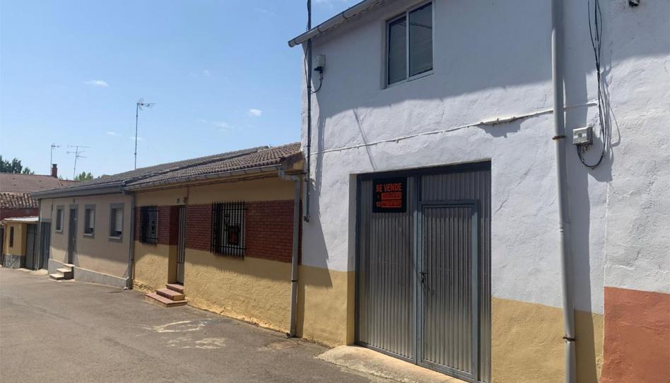 Casa adosada en venda a Calle la Fuente, 2, Joarilla de las Matas, León - imatge 1 Foto 1 de Casa adosada en venda a Calle la Fuente, 2, Joarilla de las Matas, León