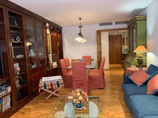 Piso en Alquiler en Calle Pintor Juan Miguel Sánchez, 2 en San Bernardo