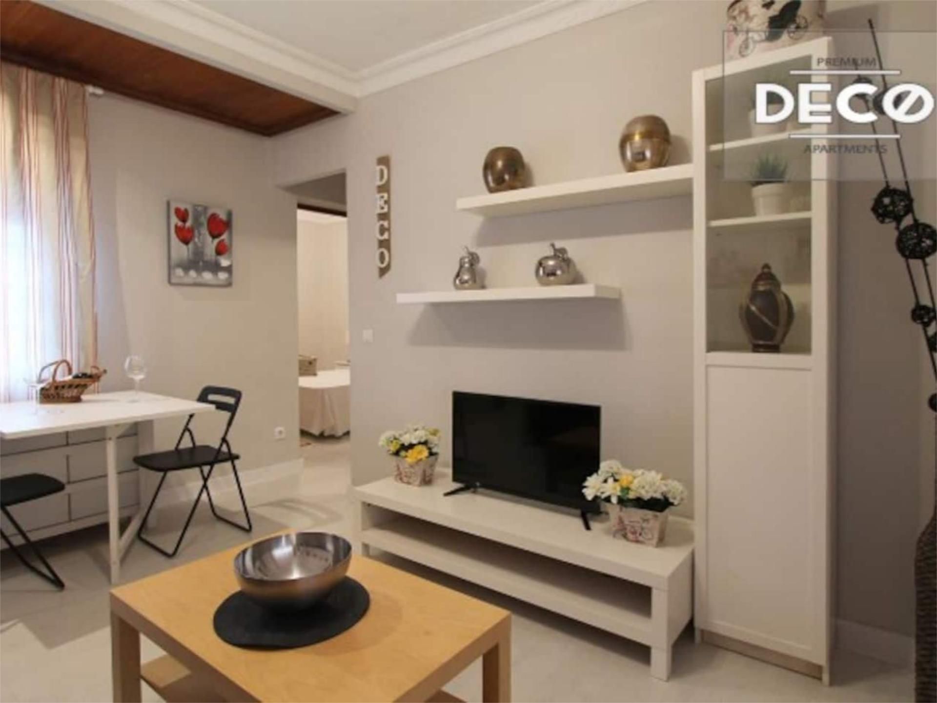 Flat for sale in Calle de Benidorm, 31, Ventas Living room of Flat for sale in Madrid Capital with Air Conditioner, Heating and Parquet flooring