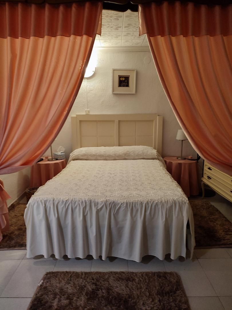 Casa adosada en venta en Calle Ancha, 55, Pedro Muñoz Habitación de Casa adosada en venta en Pedro Muñoz con Aire acondicionado