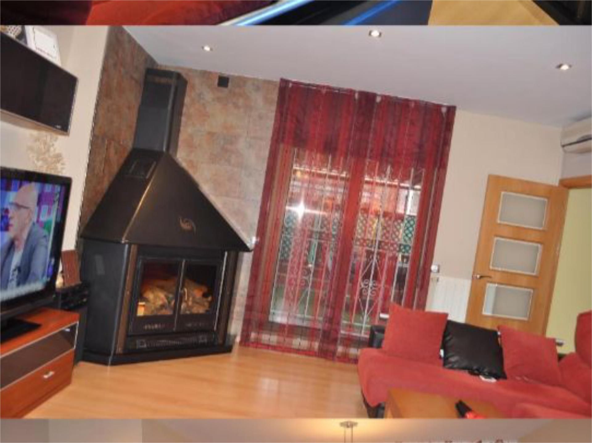 Àtic de lloguer a Carrer de la Mare de Déu de Montserrat, 89, Centre Sala d'estar de Àtic de lloguer en Viladecans amb Aire condicionat, Calefacció i Parquet