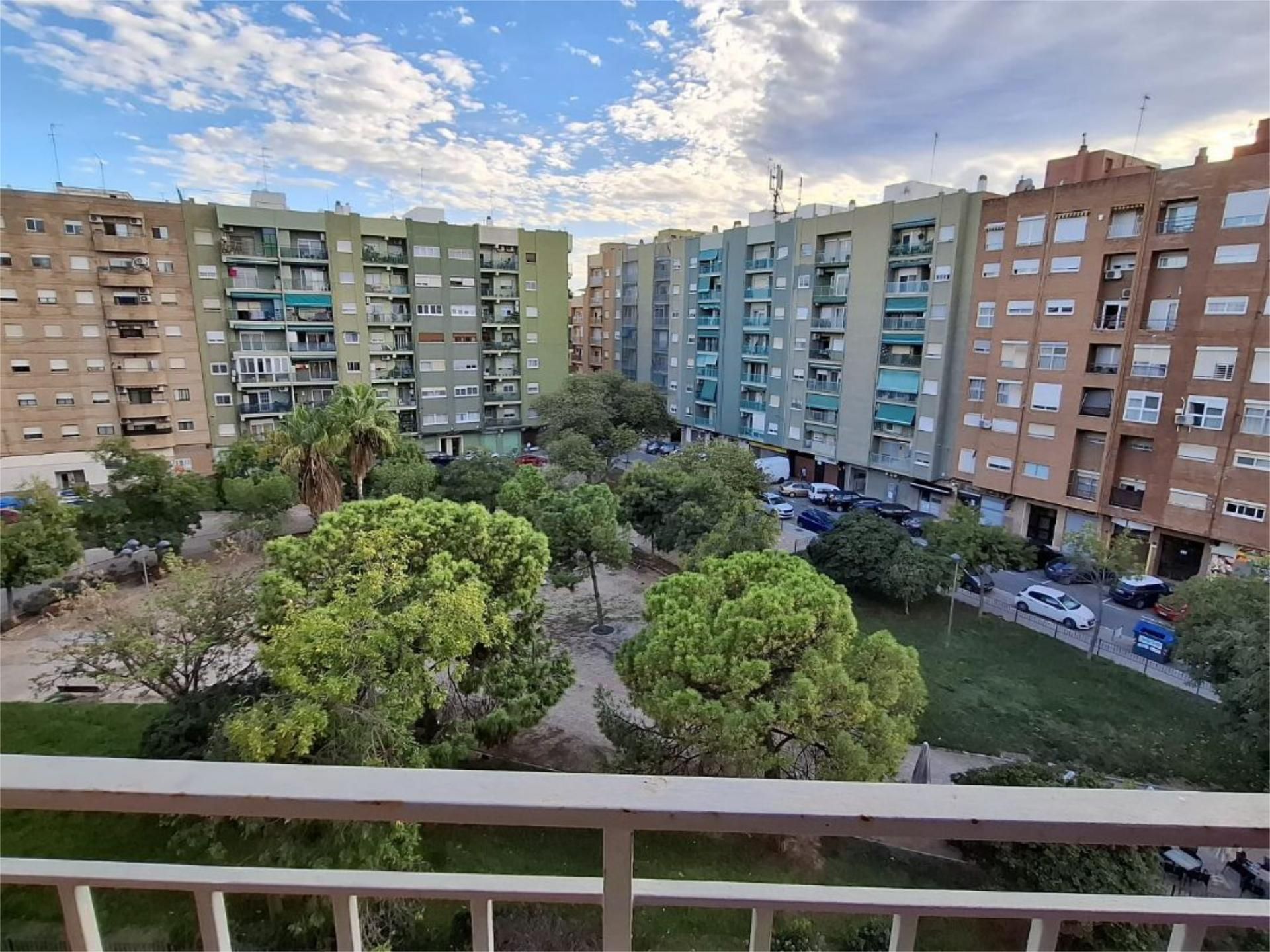 Flat for sale in Plaça del Músic Espí, 4, Torrefiel Exterior view of Flat for sale in  Valencia Capital  with Air Conditioner and Balcony