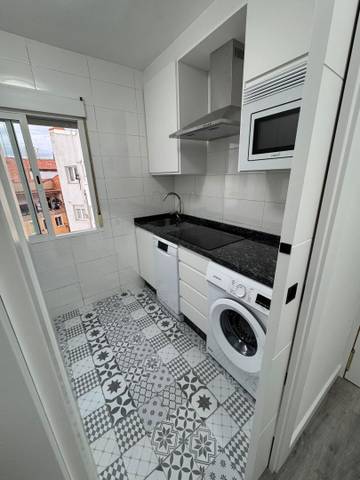 Piso en Alquiler en Calle de Santo Tirso, 10 en El Ejido - Santa Ana