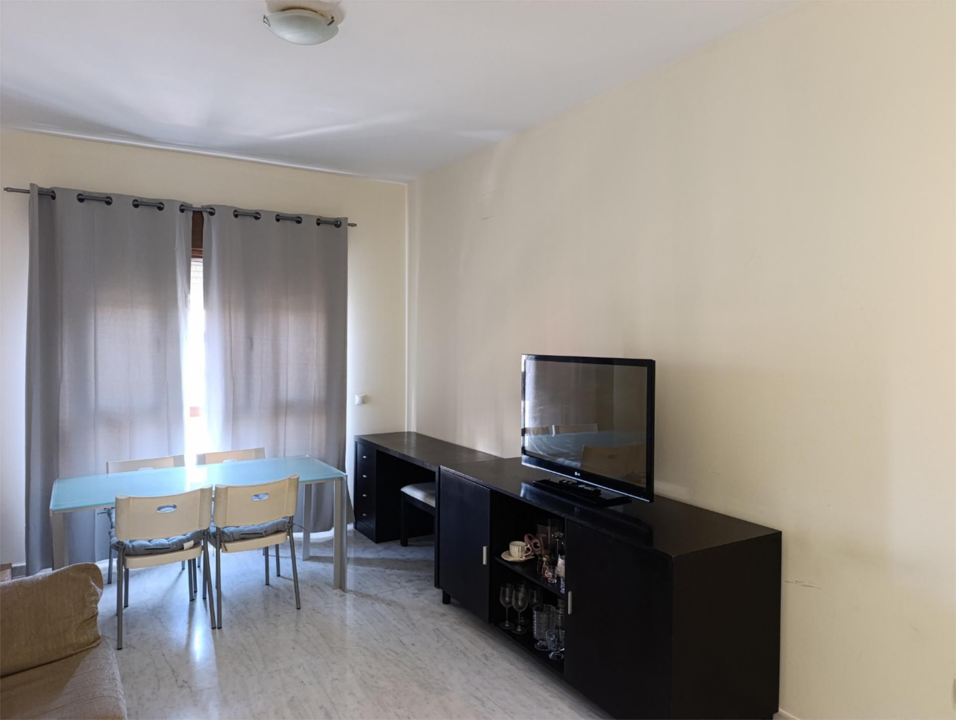 Apartament de lloguer a Avenida del Barrerillo, Avenida Juan Diego Sala d'estar de Apartament de lloguer en Bormujos amb Aire condicionat, Calefacció i Moblat