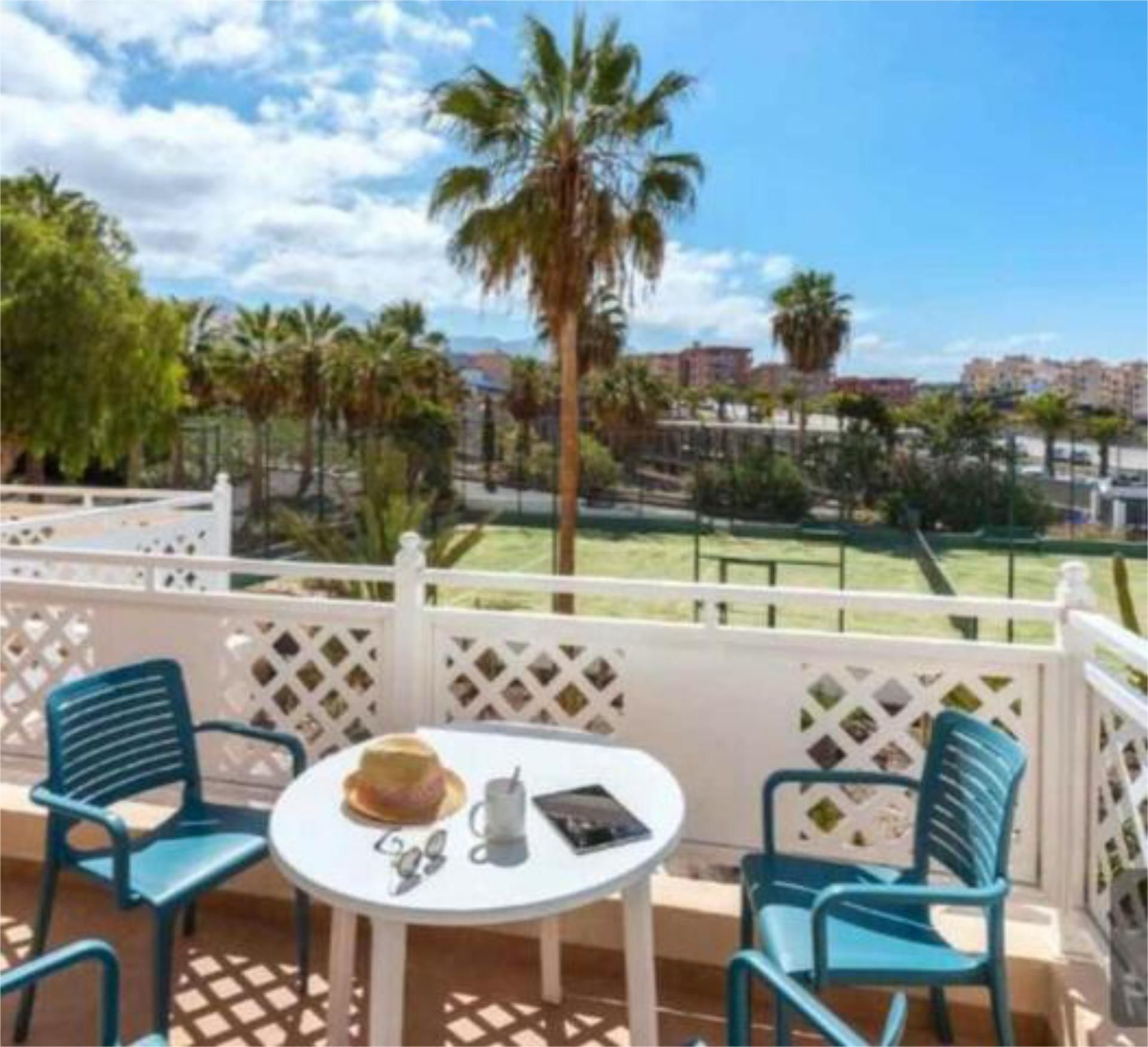 Apartamento en venta en Playa del Duque Jardín de Apartamento en venta en Adeje con Terraza y Piscina