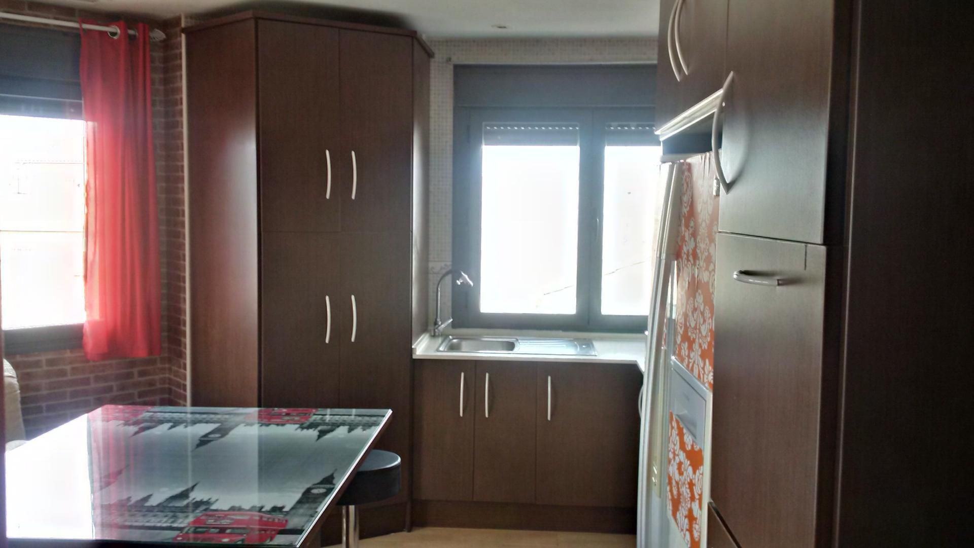 Pis en venda a Calle Barcelona, 7, Imaginalia - Llanos del Águila Cuina de Pis en venda en Albacete Capital amb Aire condicionat