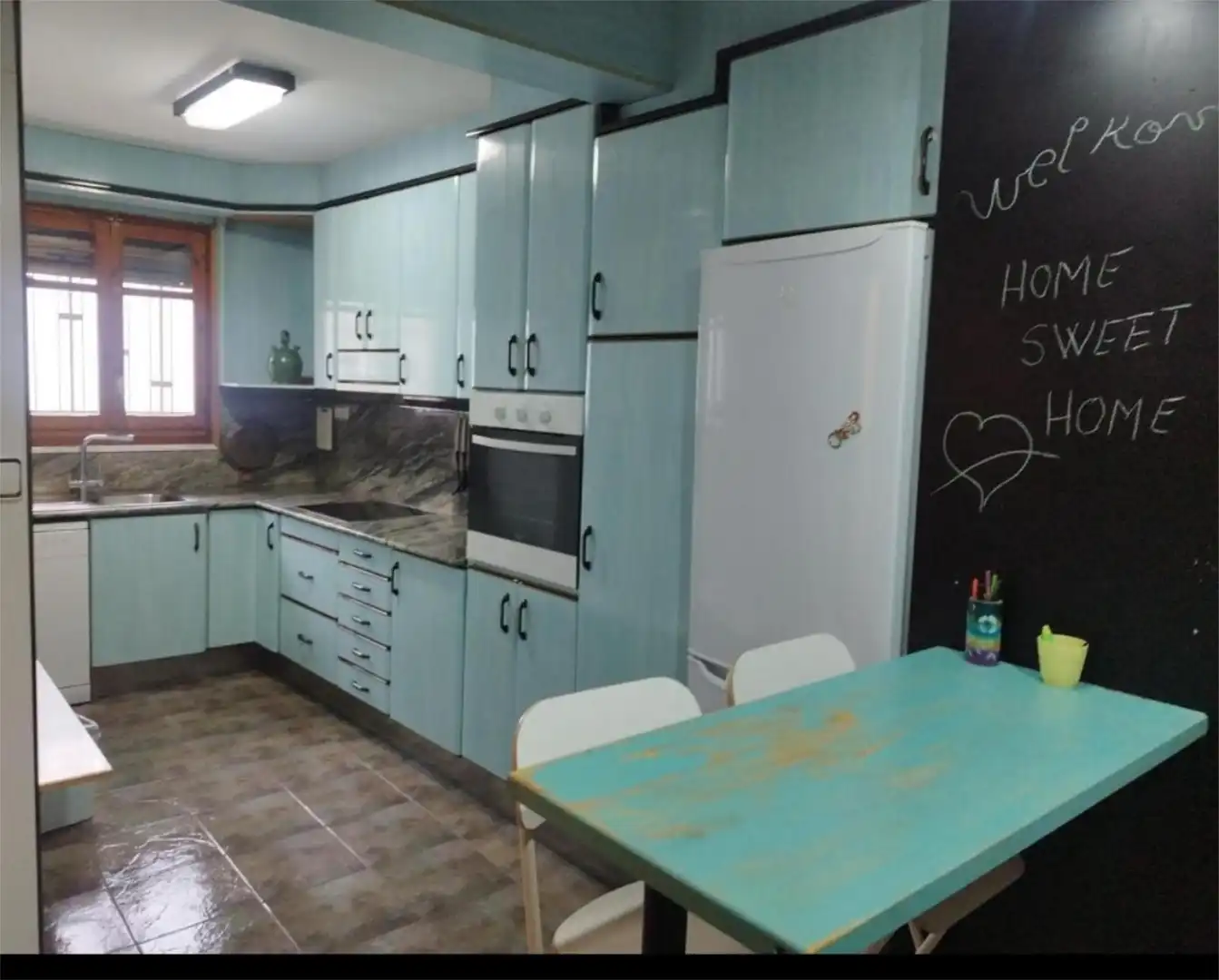 Casa adosada de alquiler en Calle Pérez Arenós, 30, Villar del Arzobispo Cocina de Casa adosada de alquiler en Villar del Arzobispo con Aire acondicionado, Calefacción y Parquet