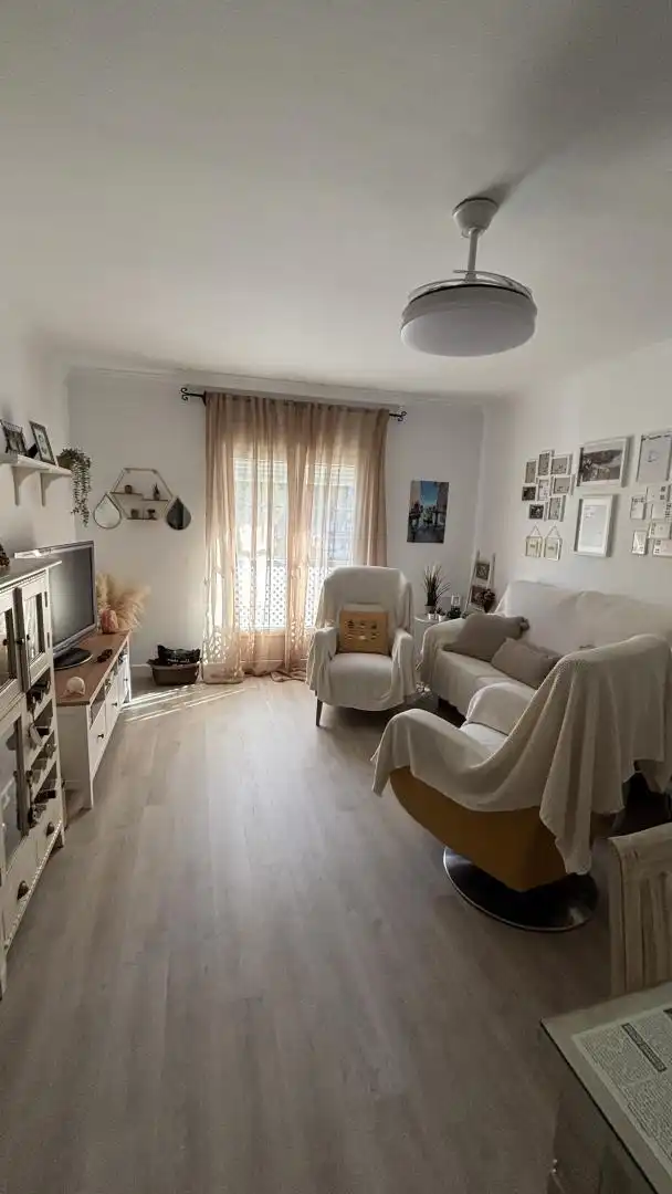 Casa o xalet en venda a Avenida Antonio y Miguel Navarro, 16a, Montilla Sala d'estar de Casa o xalet en venda en Montilla amb Aire condicionat i Balcó